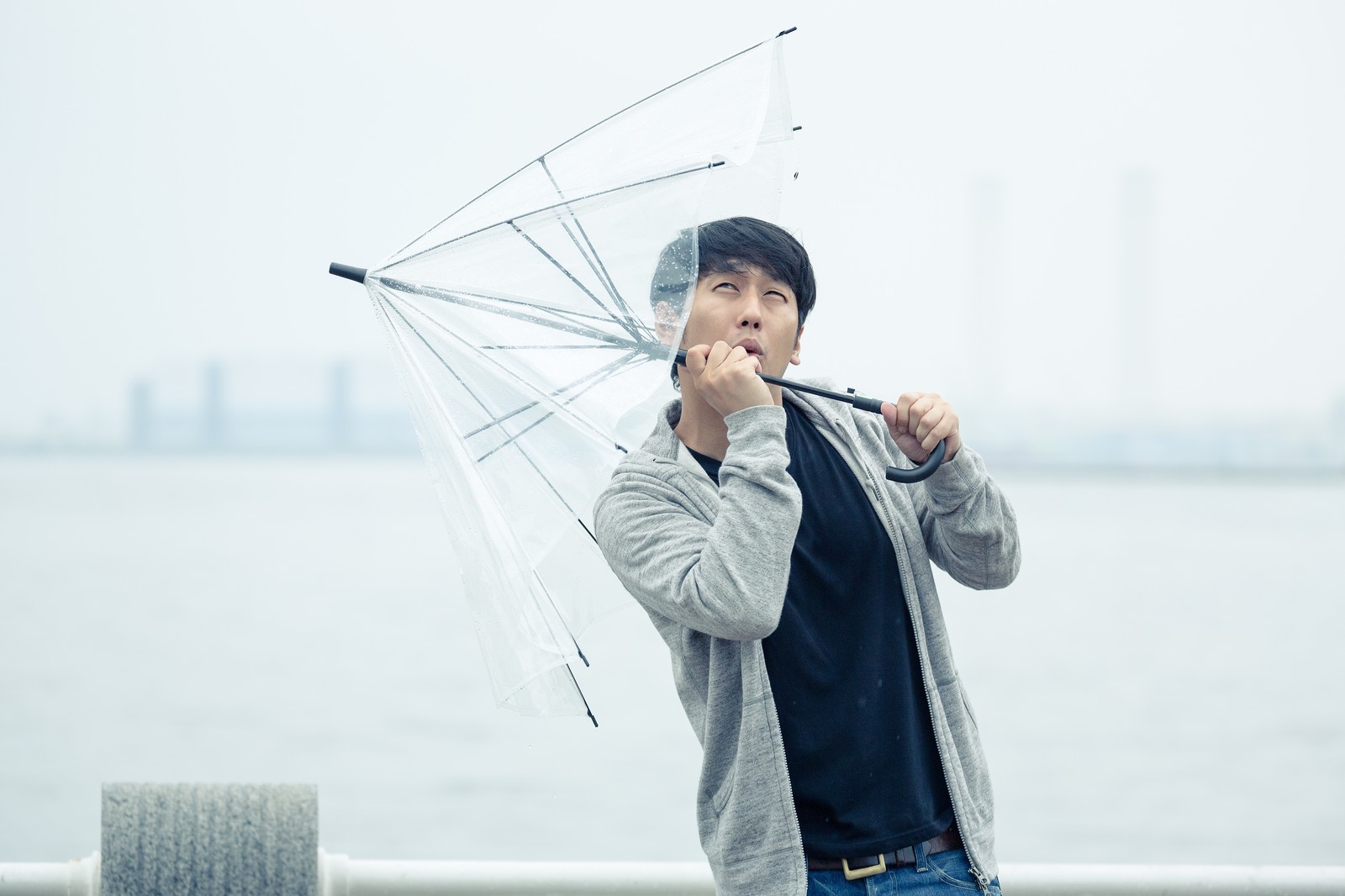 悪天候時でも社員は定時出社しないとダメ？