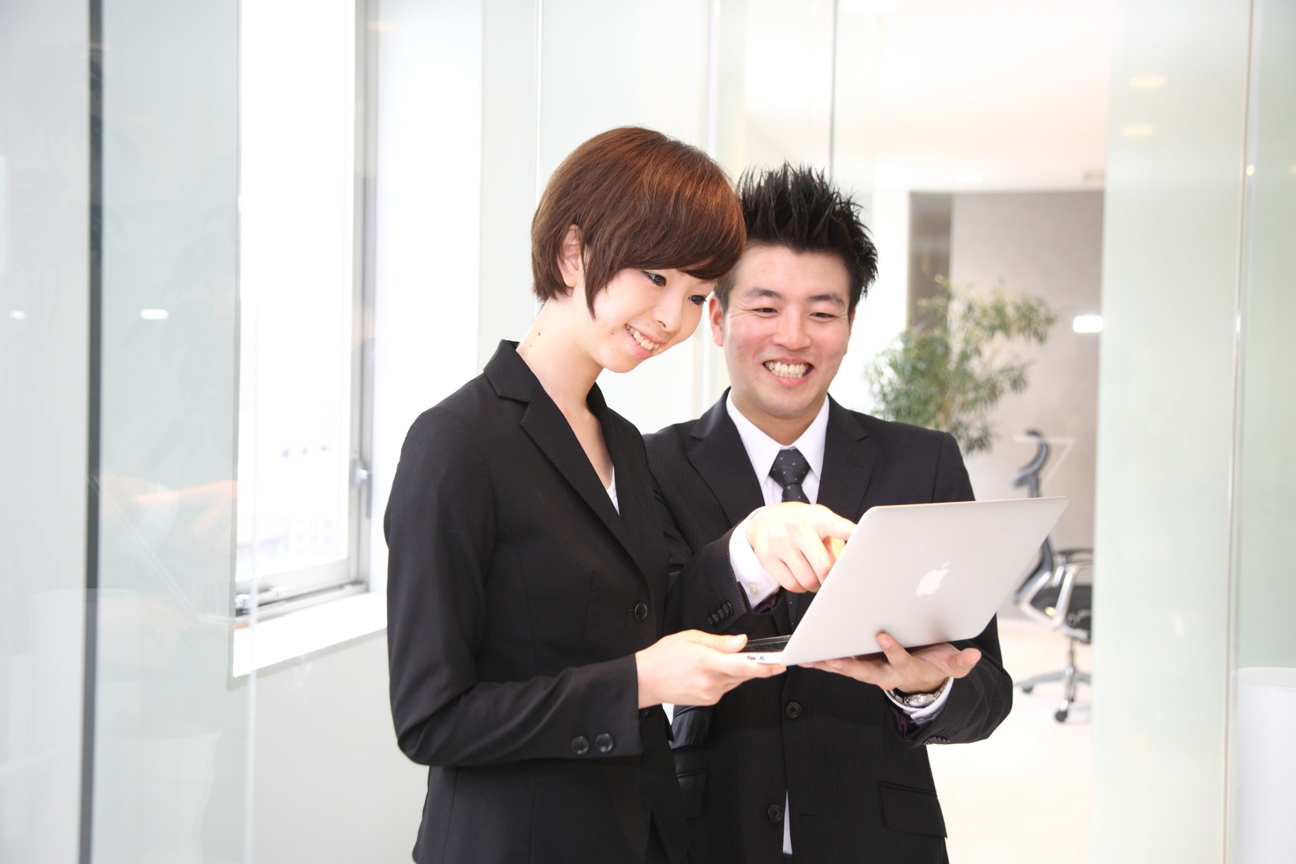新入社員と良い関係を築き楽しく仕事をするための職場での接し方
